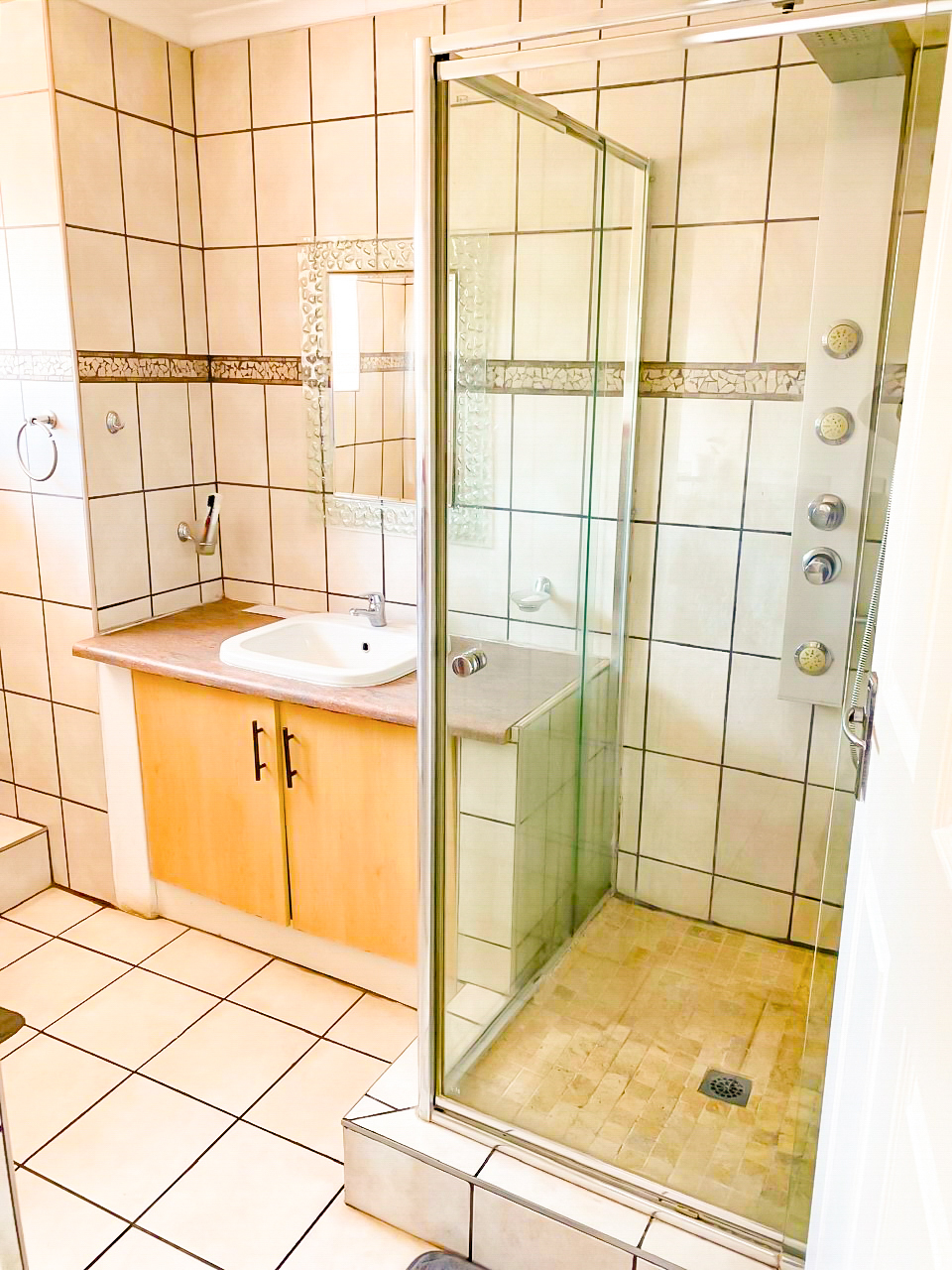Bathroom at Living in Principle halfway house and sober living in Pretoria.